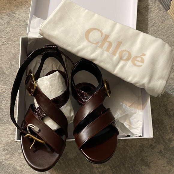 Chloe Daisy Mixed Leather Strappy Sandals - Picture 8 of 9